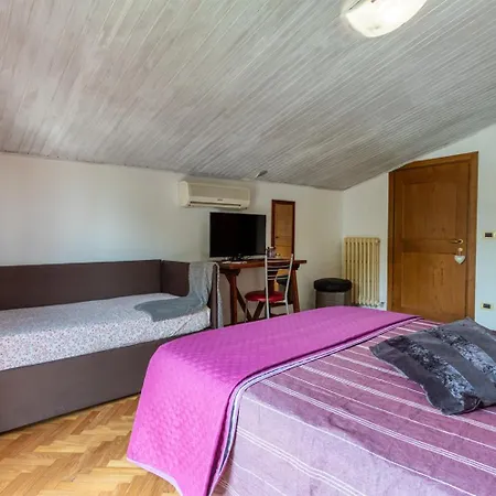 Guest house Maxi Paradiso - - Italywego Torricella (Magione)